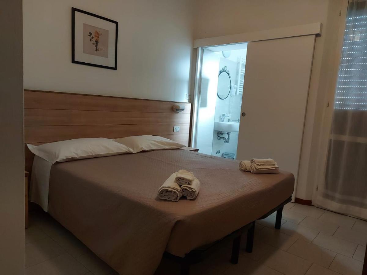 Hotel Brezza Rimini Dış mekan fotoğraf
