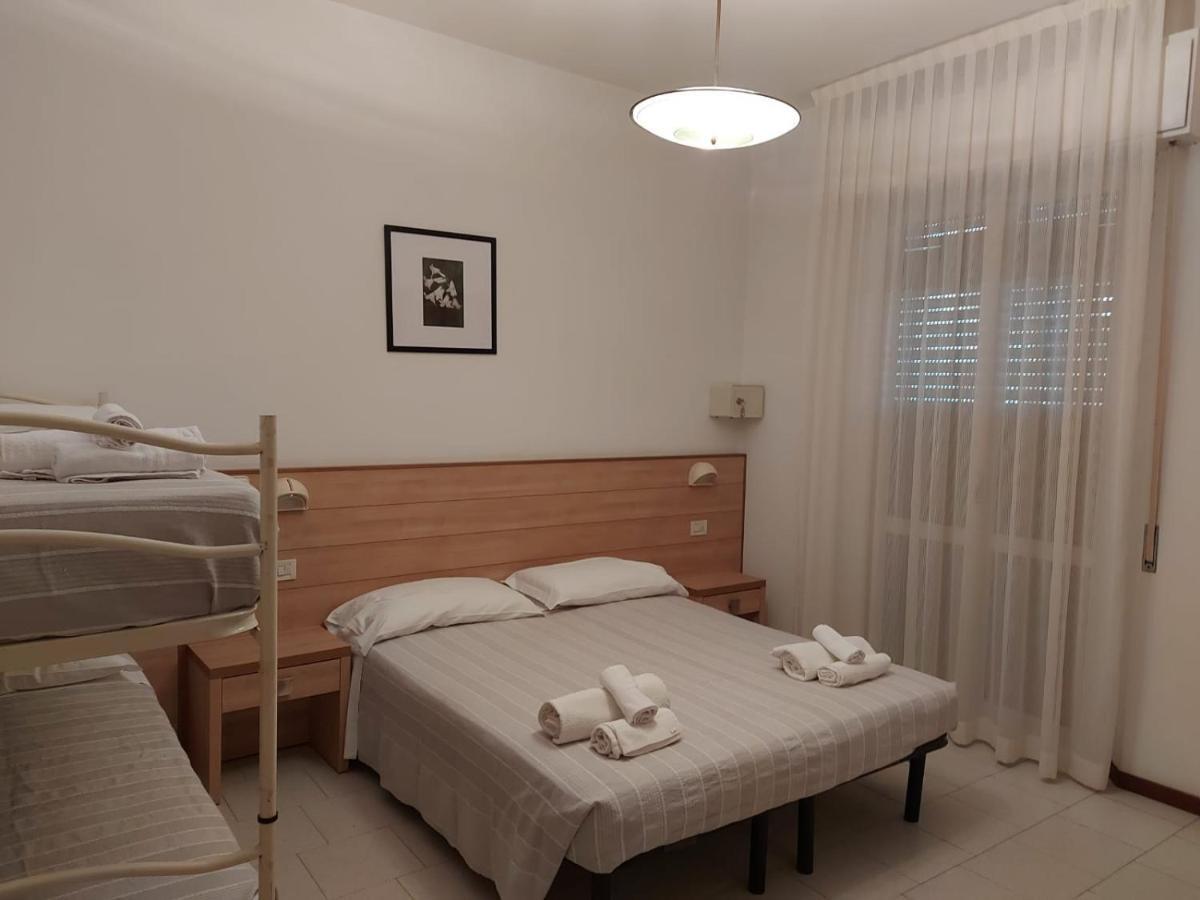 Hotel Brezza Rimini Dış mekan fotoğraf