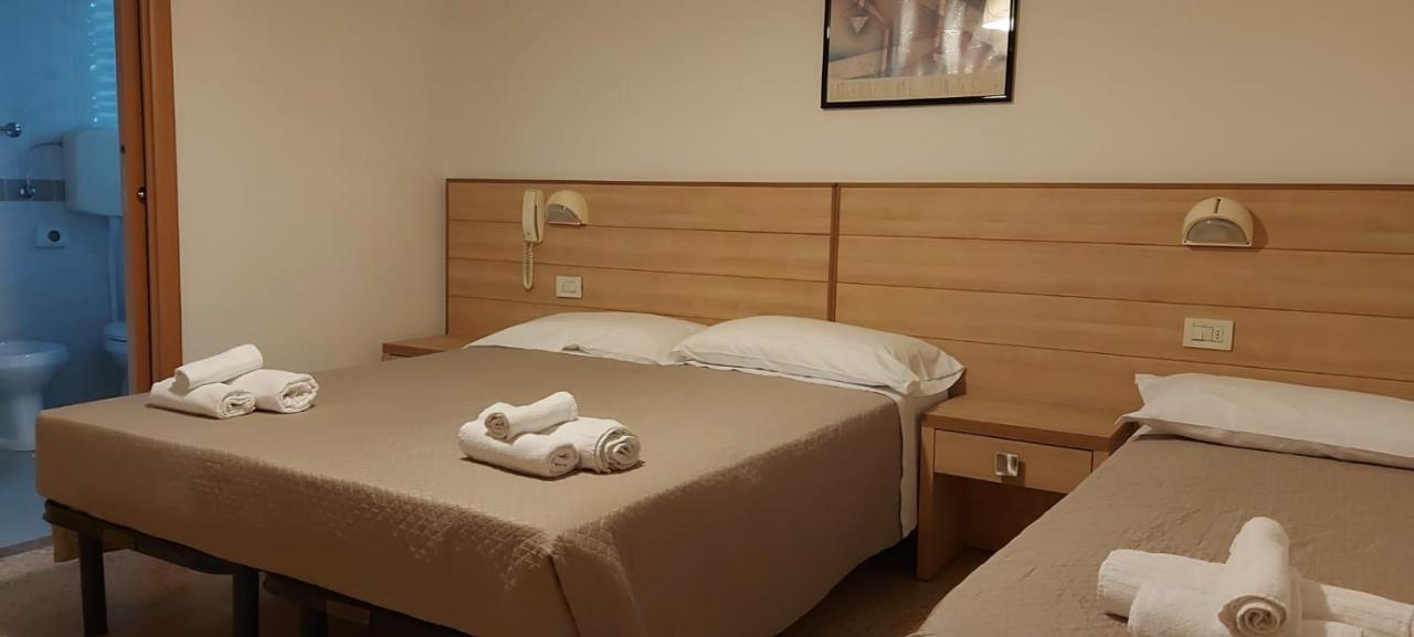 Hotel Brezza Rimini Dış mekan fotoğraf