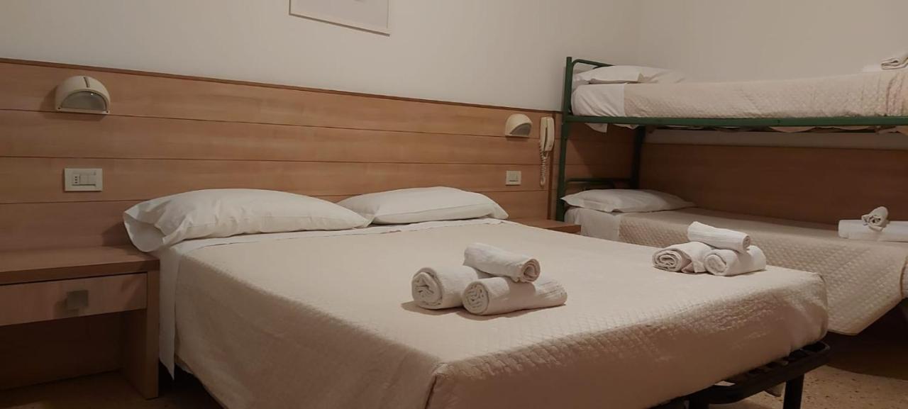 Hotel Brezza Rimini Dış mekan fotoğraf