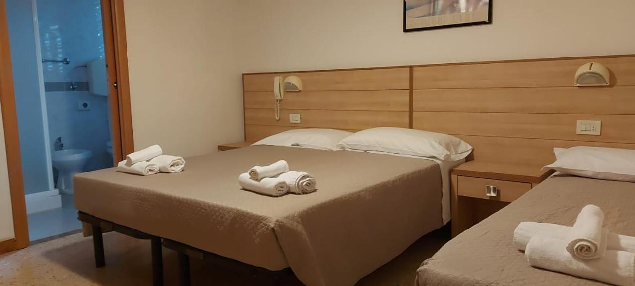 Hotel Brezza Rimini Dış mekan fotoğraf