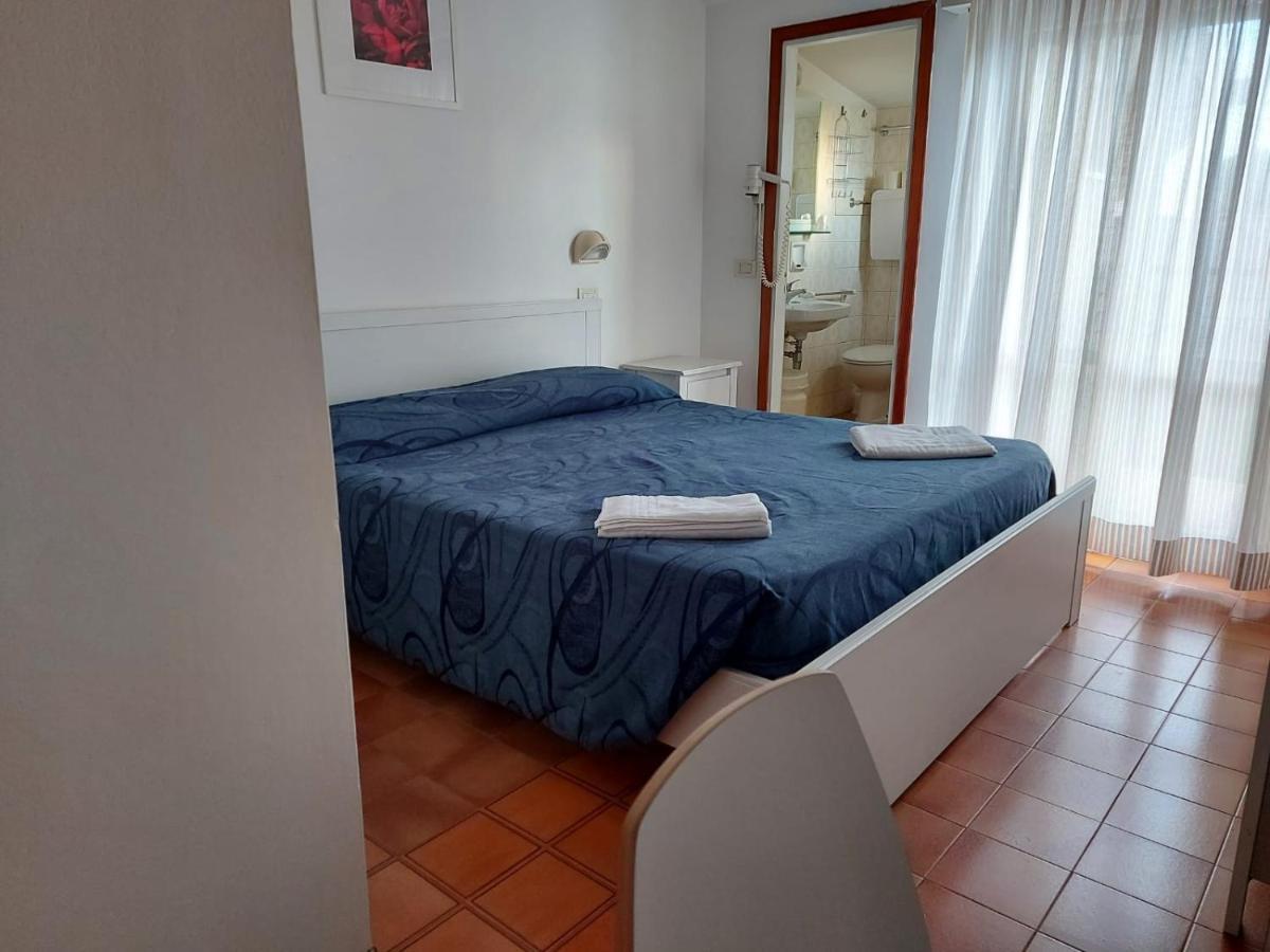 Hotel Brezza Rimini Dış mekan fotoğraf