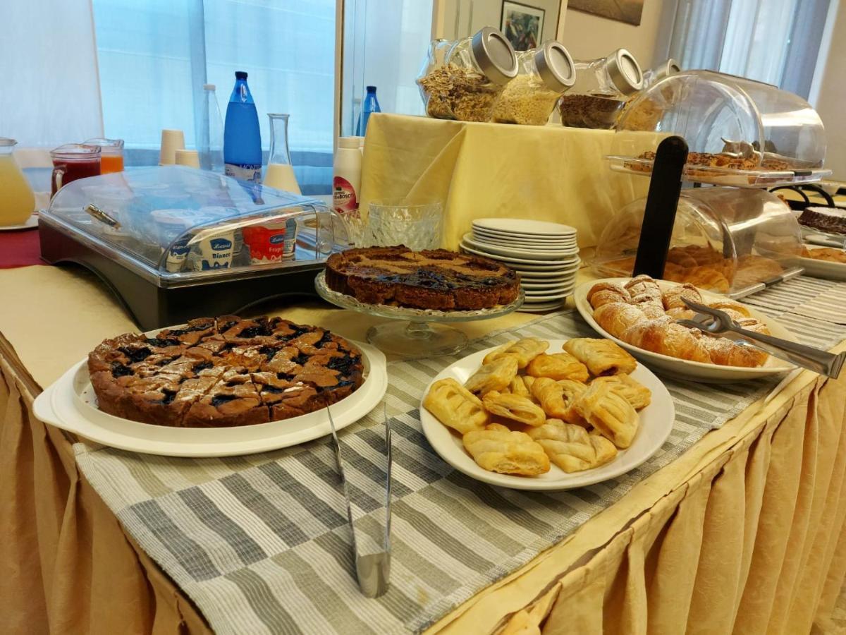 Hotel Brezza Rimini Dış mekan fotoğraf
