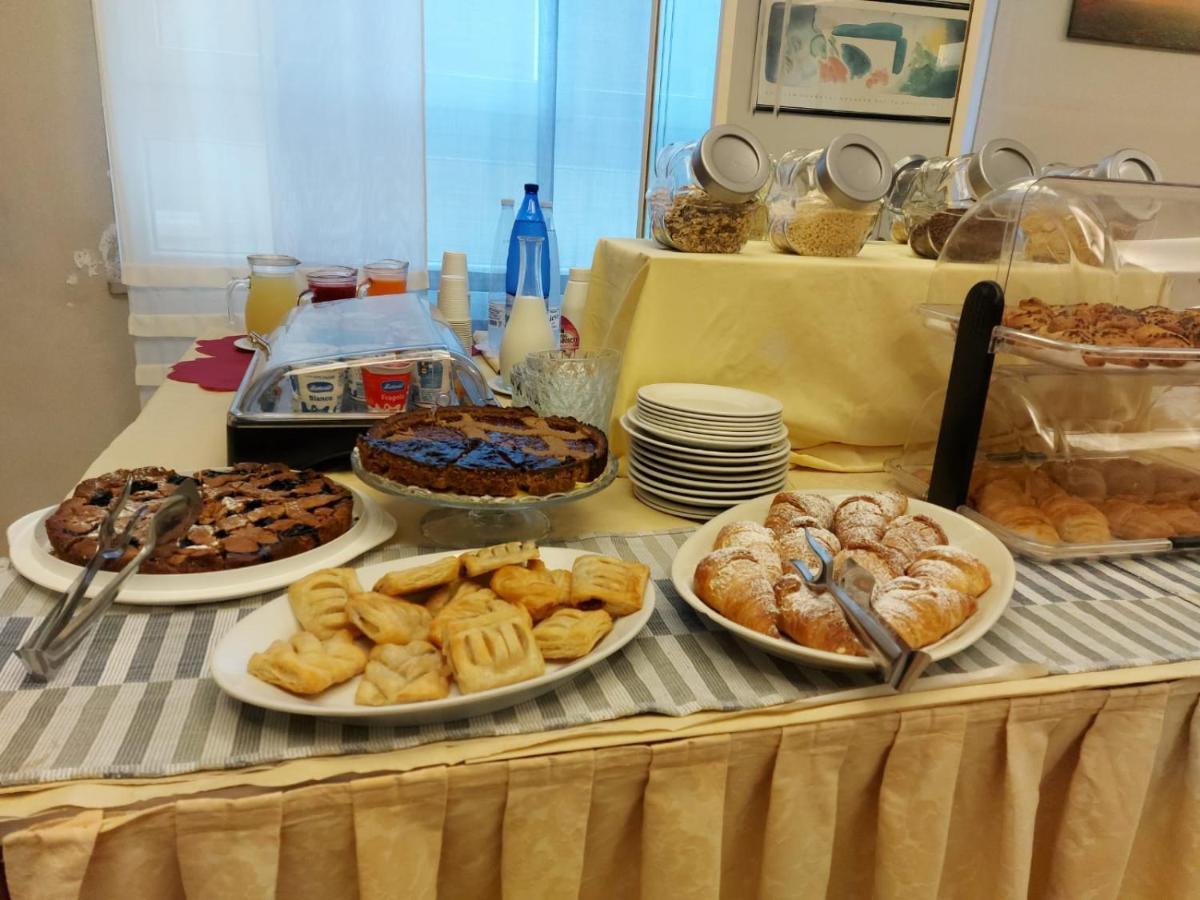 Hotel Brezza Rimini Dış mekan fotoğraf