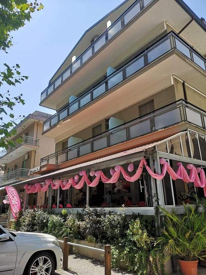 Hotel Brezza Rimini Dış mekan fotoğraf