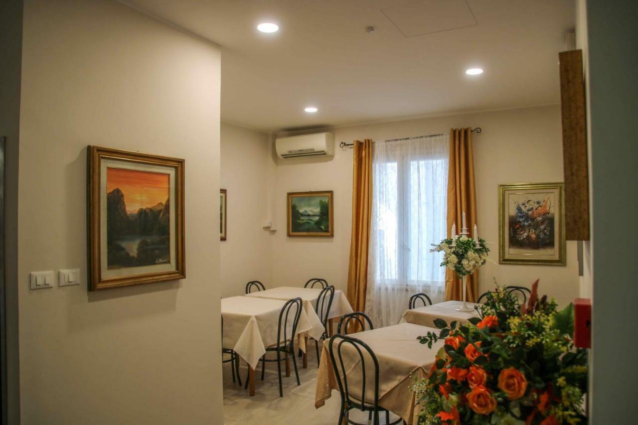 Hotel Brezza Rimini Dış mekan fotoğraf
